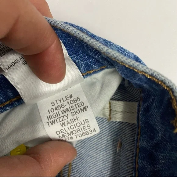 NEW Mother Snacks High Waisted Twizzy Skimp Jeans Size 29